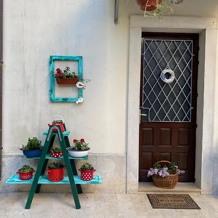 Apartment-old Town-dundo דירה *