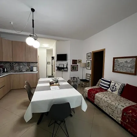 Apartment-old Town-dundo דירה