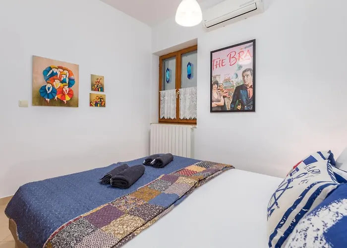 Apartment-old Town-dundo * Pula