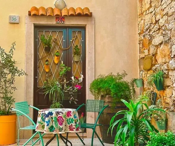 Apartment-old Town-dundo Apartment