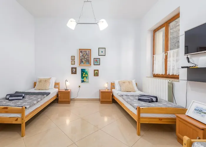 Apartment-old Town-dundo شقة
